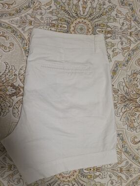 Old Navy Cream Casual Bermuda Shorts